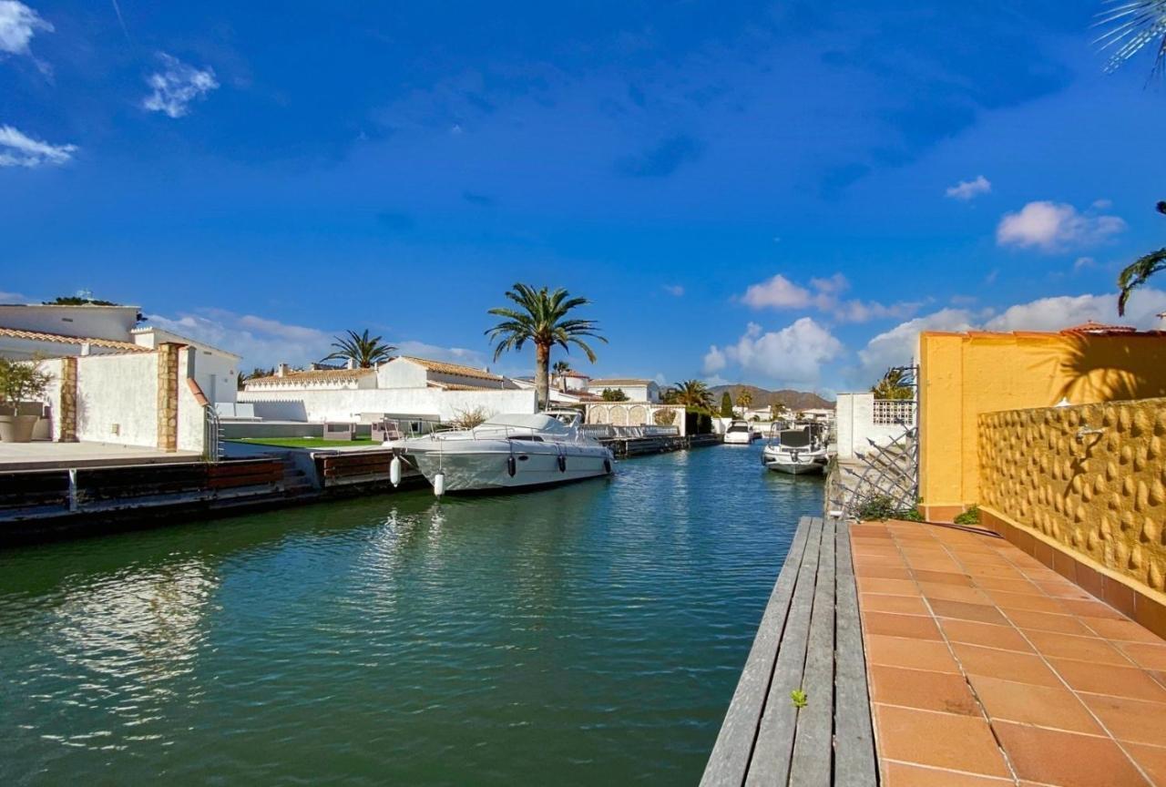 Ampuriahome Villa Hosting 15, Pool & Mooring Empuriabrava Exteriör bild
