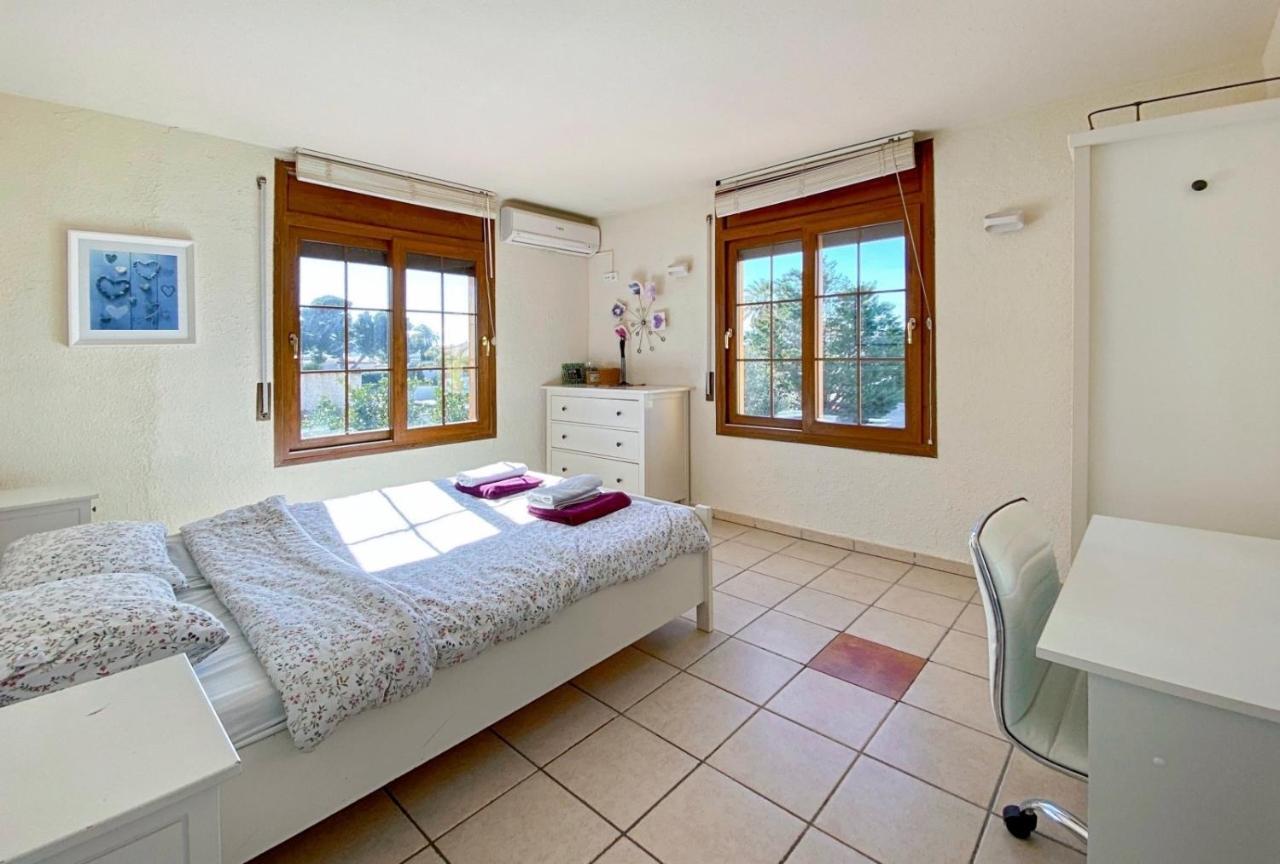 Ampuriahome Villa Hosting 15, Pool & Mooring Empuriabrava Exteriör bild